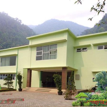 Hotel Graha Widjaja Puncak Esterno foto