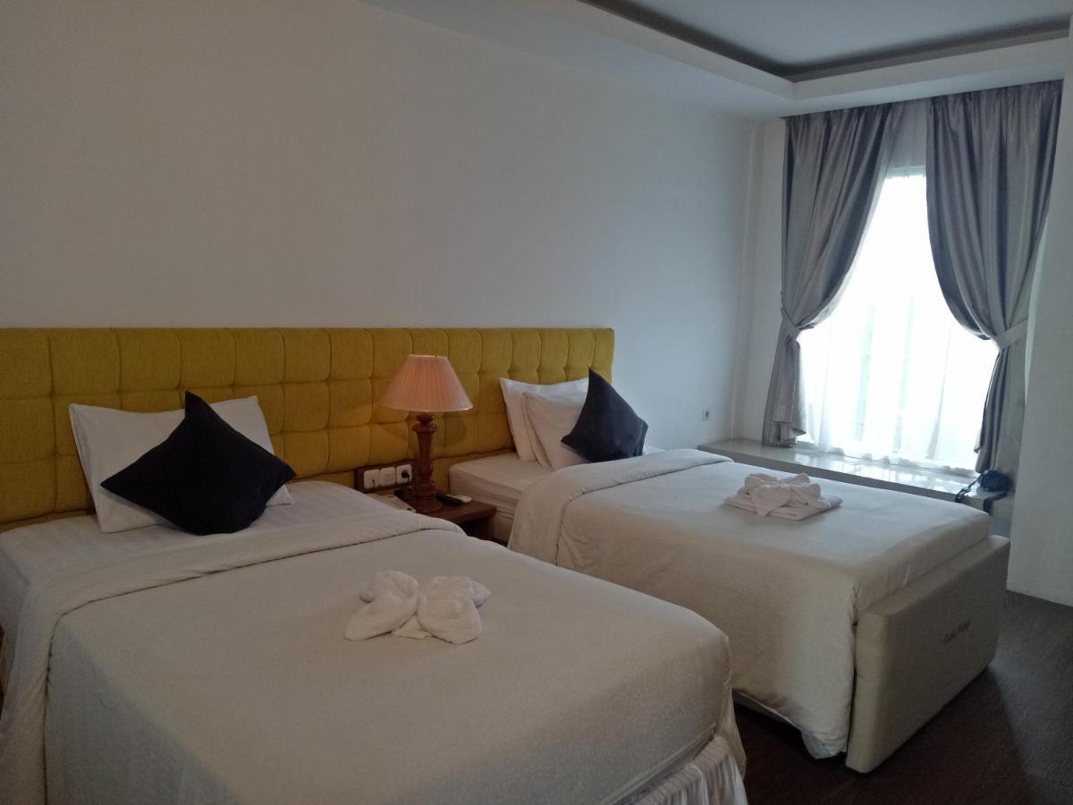 Hotel Graha Widjaja Puncak Esterno foto