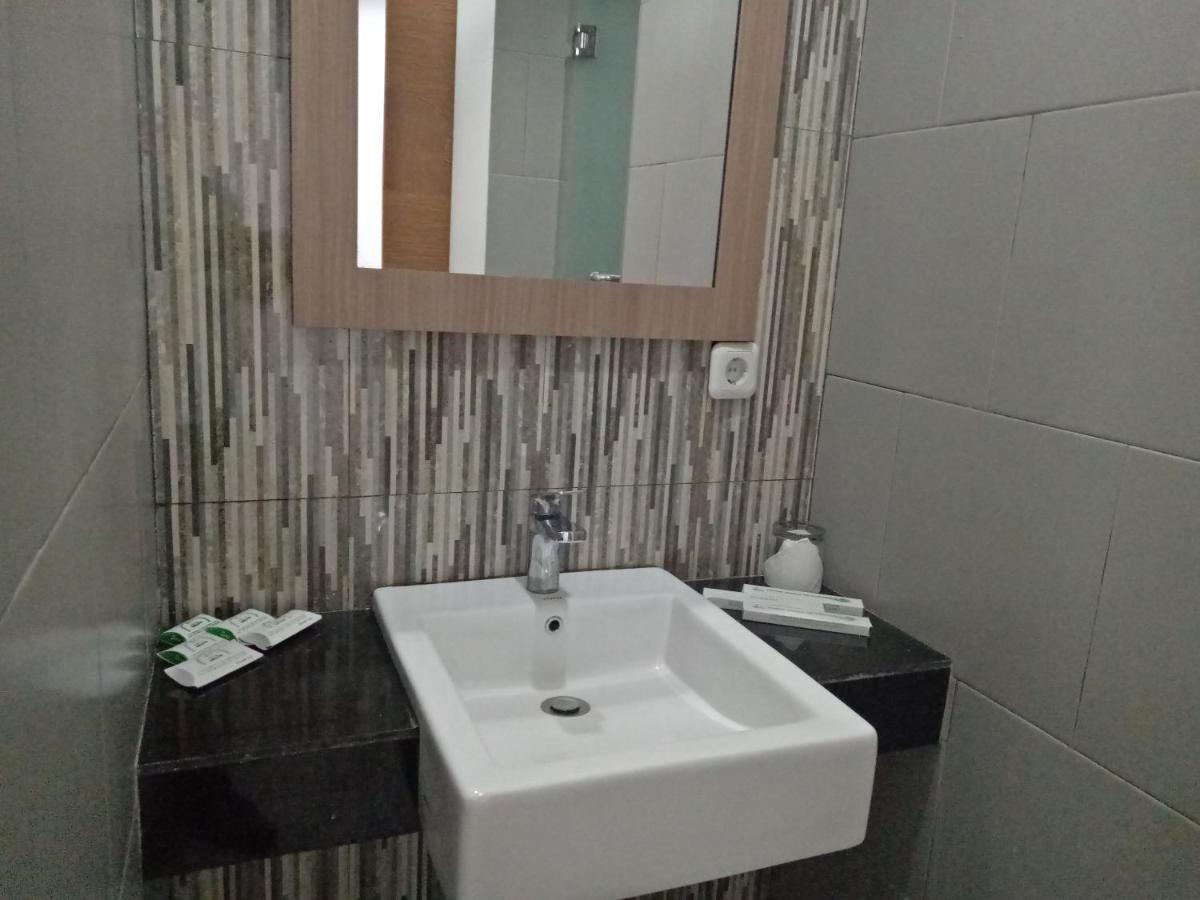 Hotel Graha Widjaja Puncak Esterno foto