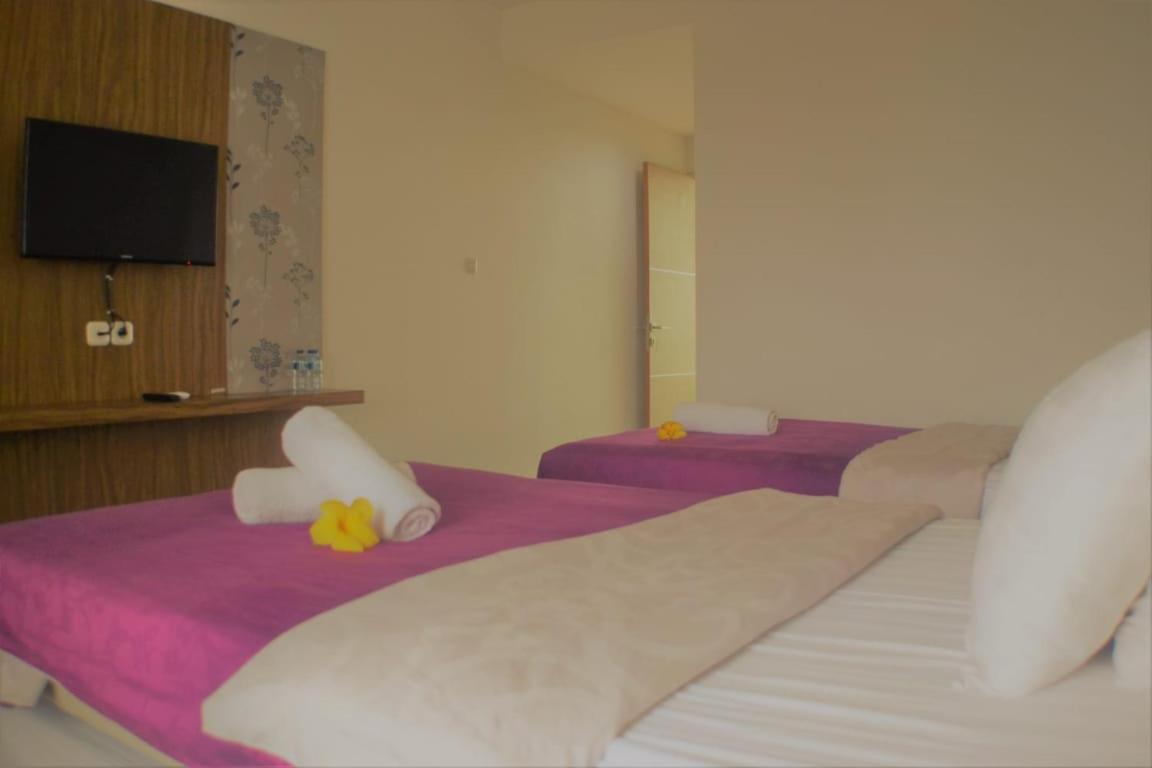 Hotel Graha Widjaja Puncak Esterno foto
