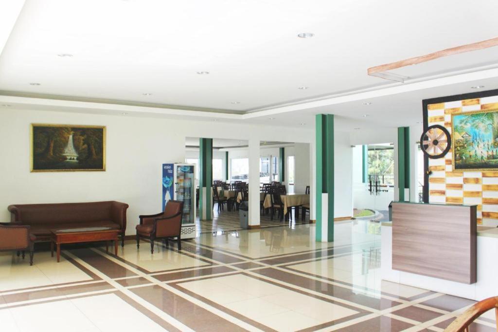 Hotel Graha Widjaja Puncak Esterno foto