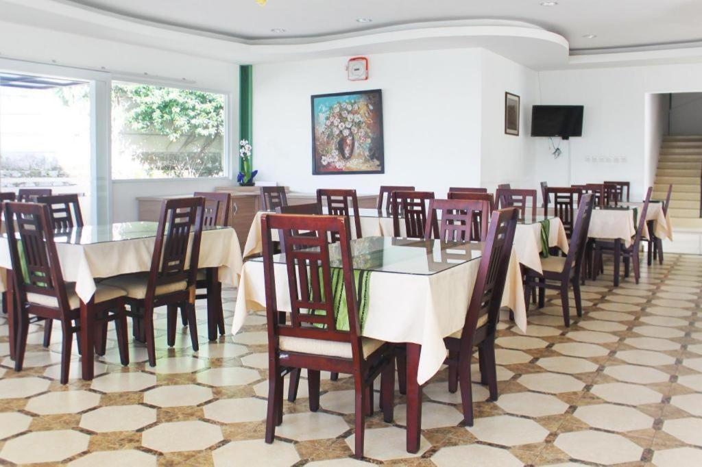 Hotel Graha Widjaja Puncak Esterno foto